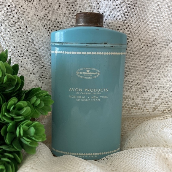 Vintage 1970s Avon Heres My Heart Perfumed Talc Body Powder Tin with some powder - Picture 2 of 6
